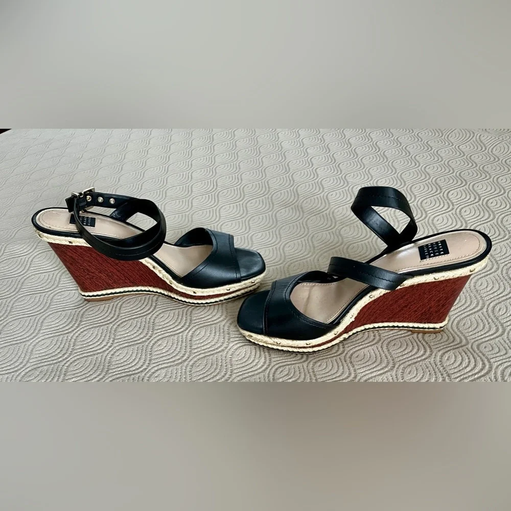 White House Black Market wedge heels in black leather w/ faux wood wedge size 8